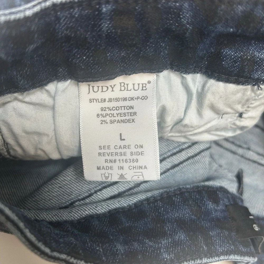 Judy Blue Leopard Print Mid‎ Rise Fray Hem Denim Shorts Size Large Style #150196 - Picture 3 of 5